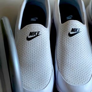 Women’s Nike size 9